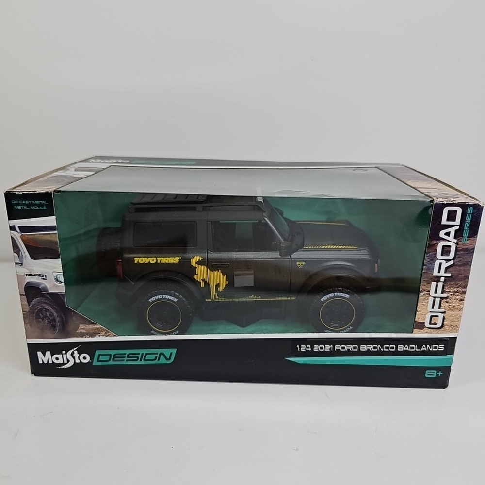 2021 Ford Bronco Badlands Dark Gray Maisto Design 1/24 Open Box